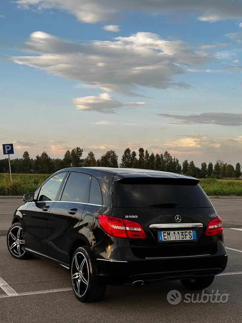 Mercedes-Benz A-Class 2012 photo 4