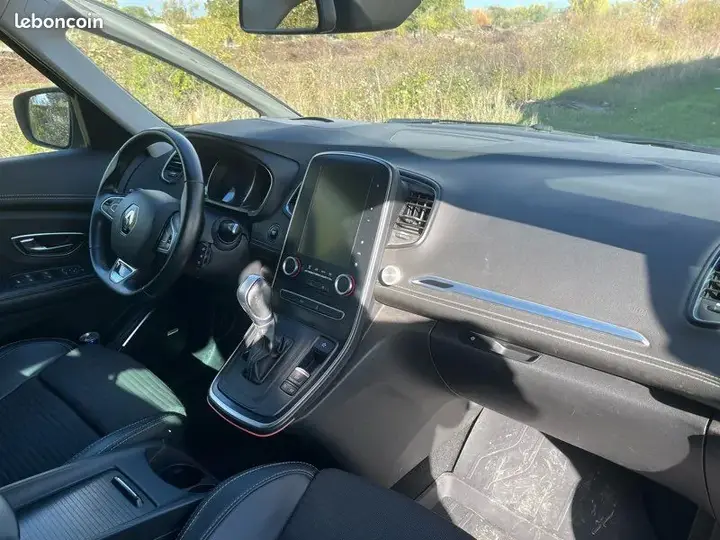 Renault Scenic 2018 photo 3