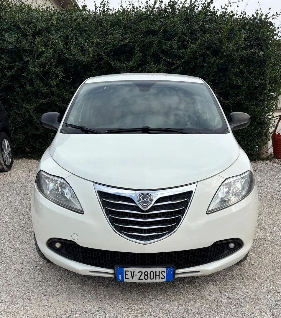 Lancia Ypsilon 2014 photo 3