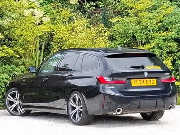 BMW 3 Series 2024 photo 2