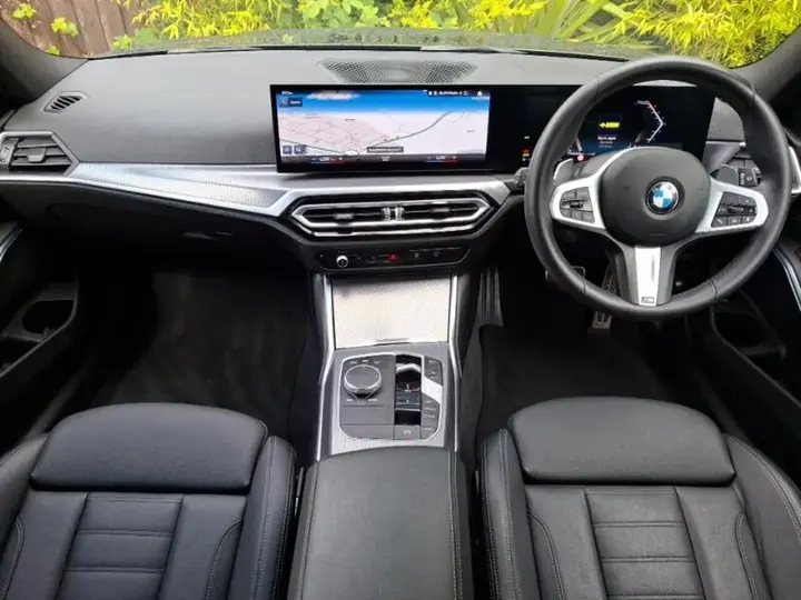 BMW 3 Series 2024 photo 3