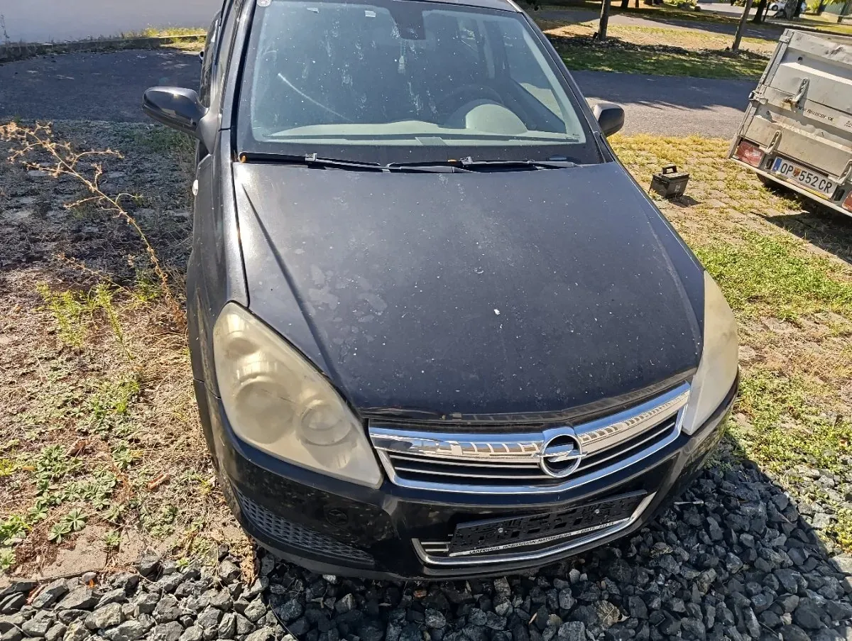 Opel Astra 2007 photo 2