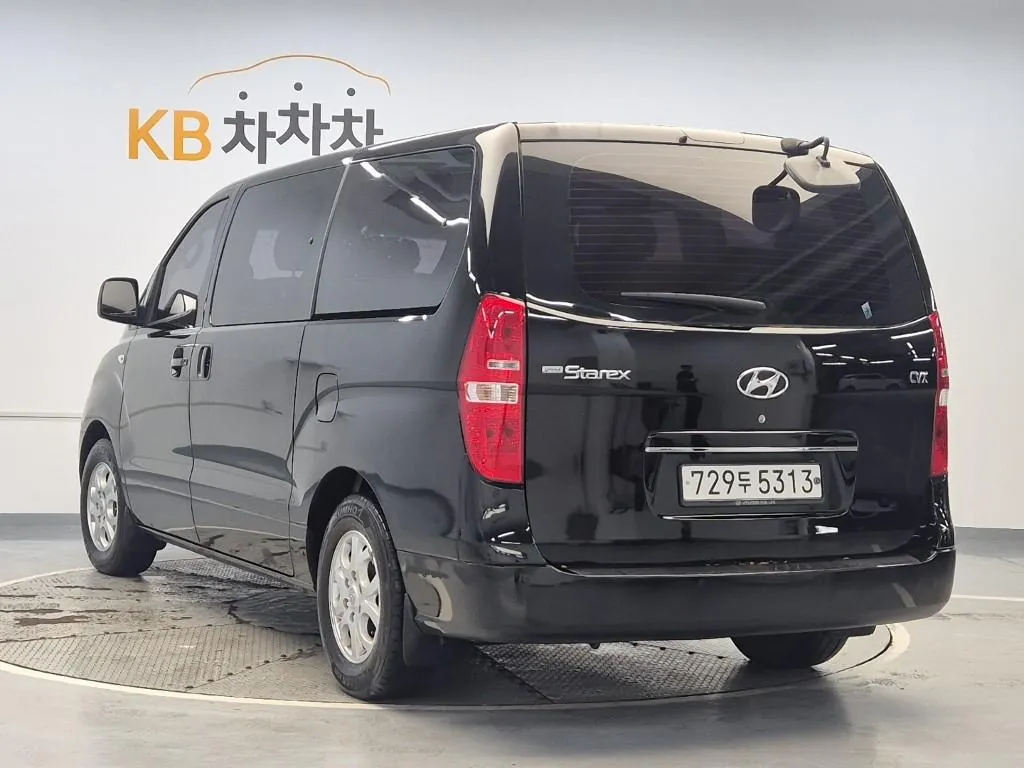 Hyundai Starex 2015 photo 2