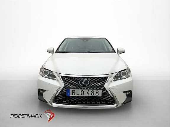 Lexus Ct200H 2019 photo 2