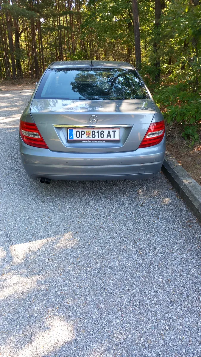 Mercedes-Benz C-Class 2012 photo 2