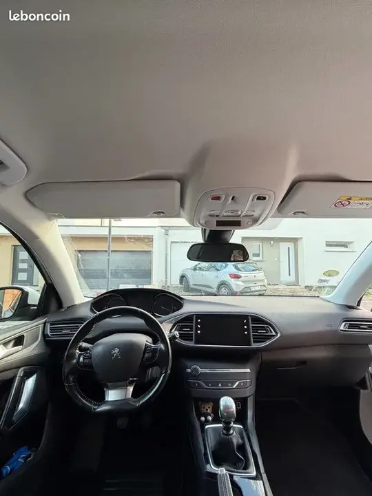 Peugeot 308 2018 photo 3