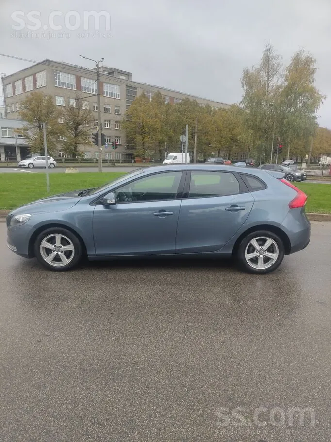 Volvo V40 2013 photo 2