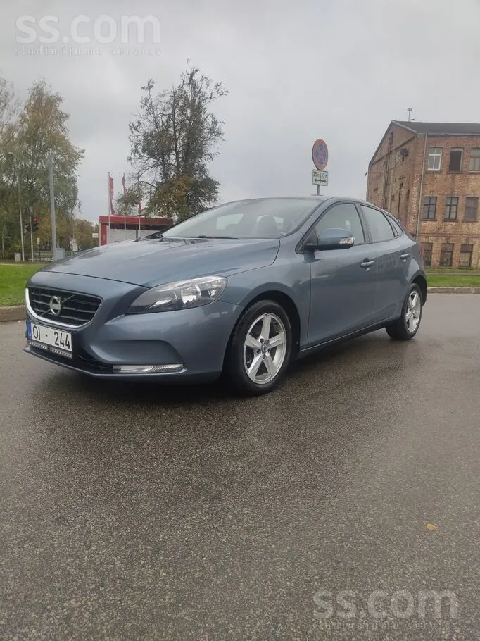 Volvo V40