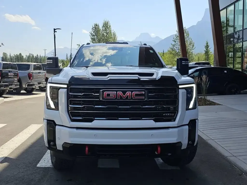 GMC Sierra 2500Hd 2026 photo 2