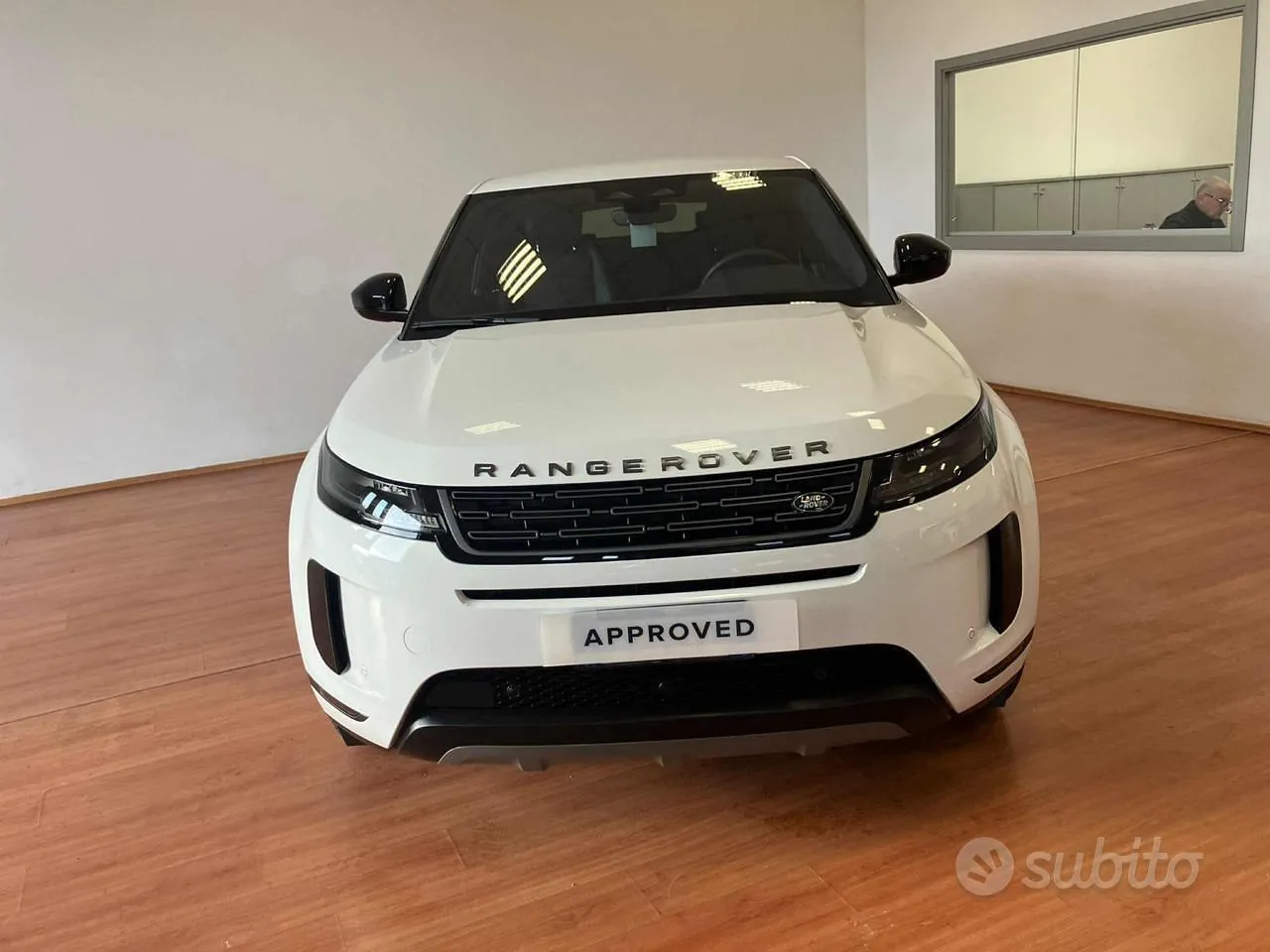 Land Rover Range Rover Evoque 2024 photo 2