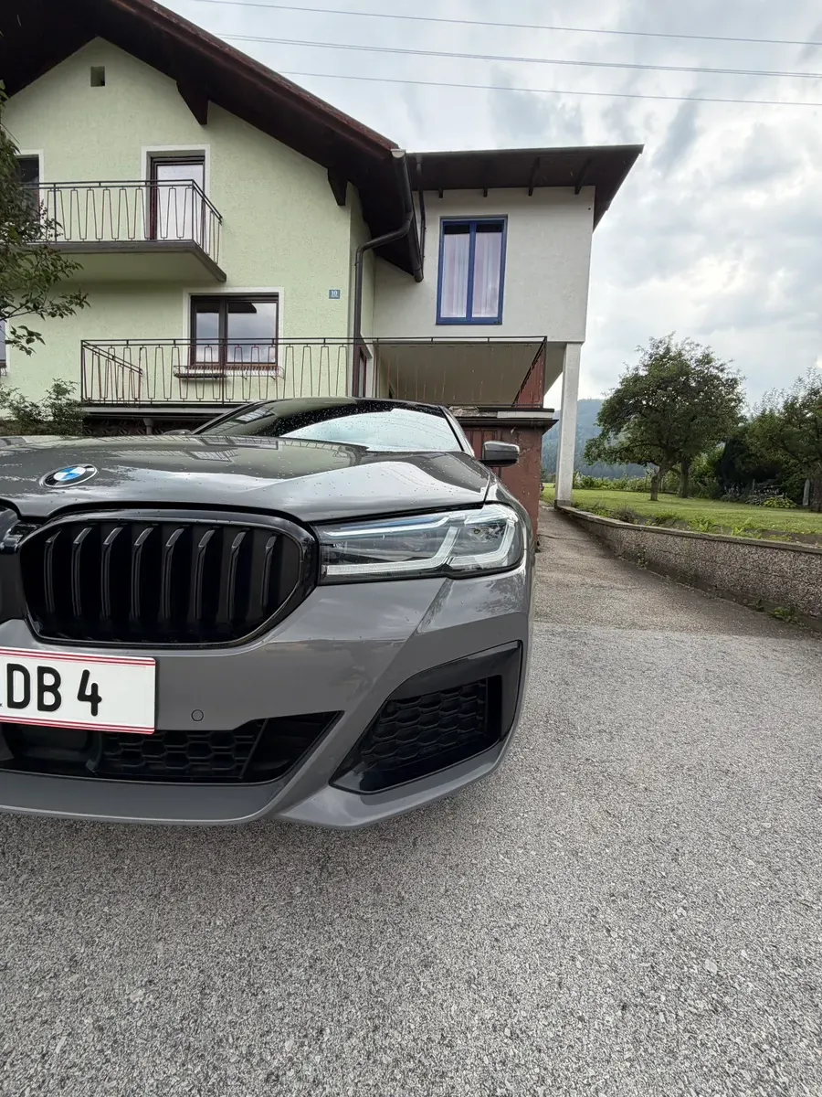 BMW 5 Series 2021 photo 2