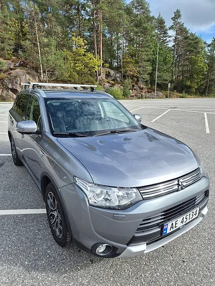 Mitsubishi Outlander 2015 photo 2