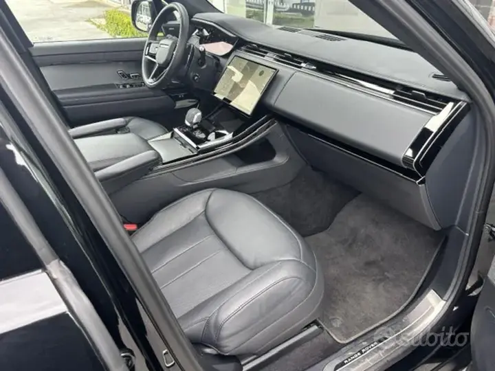 Land Rover Range Rover Sport 2025 photo 3