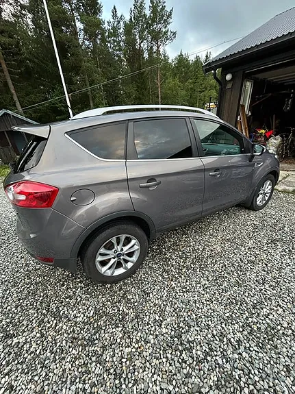 Ford Kuga 2012 photo 2