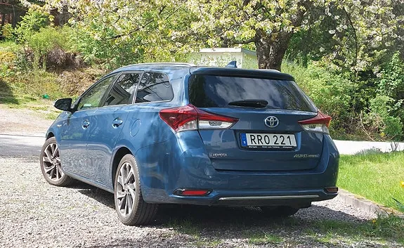 Toyota Auris 2016 photo 3