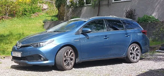 Toyota Auris 2016 photo 2