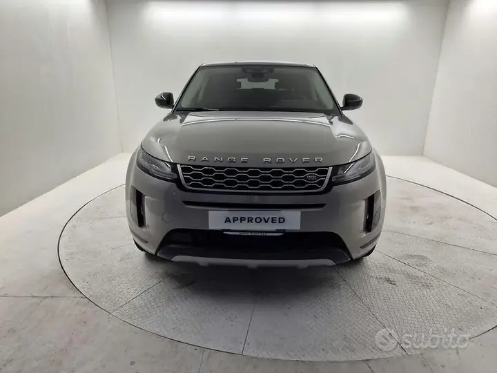 Land Rover Evoque 2022 photo 2
