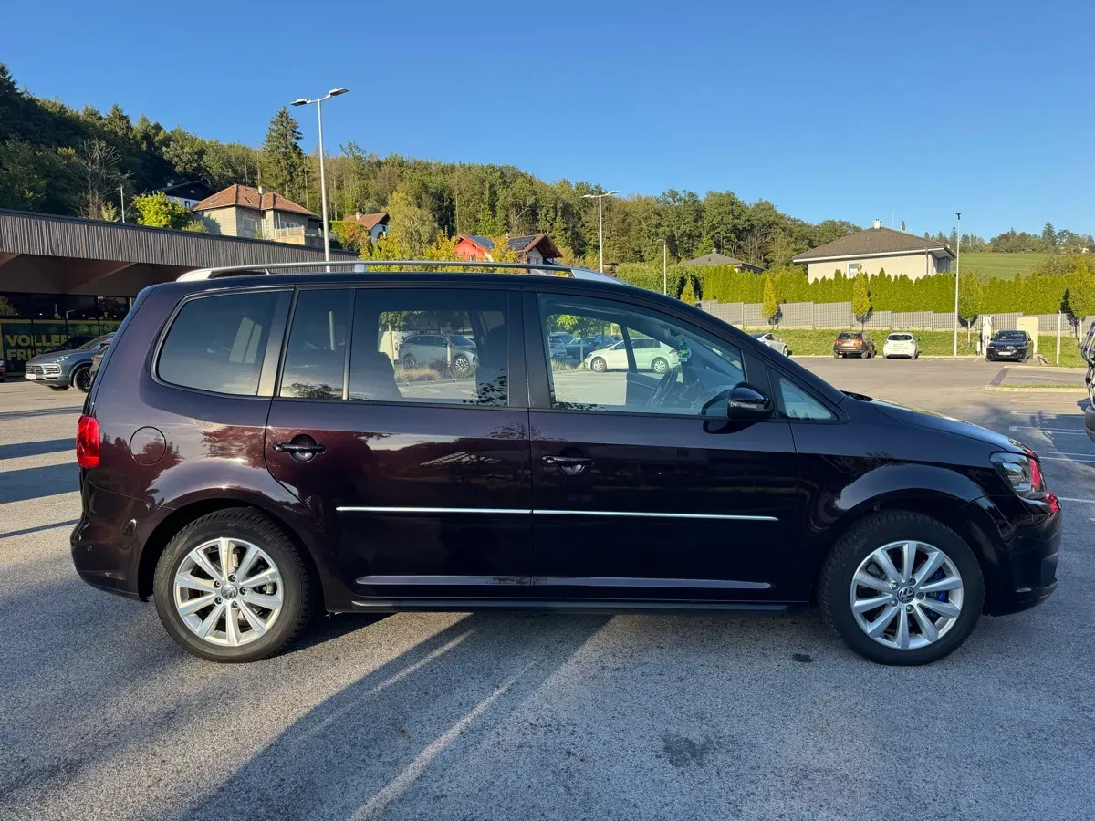 Volkswagen Touran 2013 photo 2