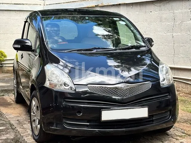 Toyota Ractis 2008 photo 2