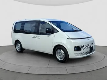 Hyundai Staria 2026 photo 2