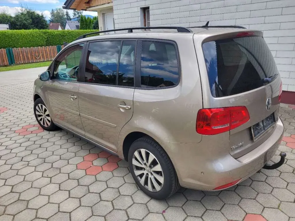 Volkswagen Touran 2013 photo 3