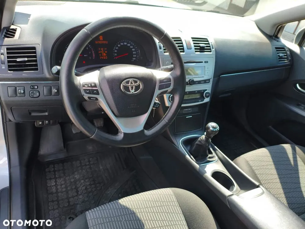 Toyota Avensis 2014 photo 5