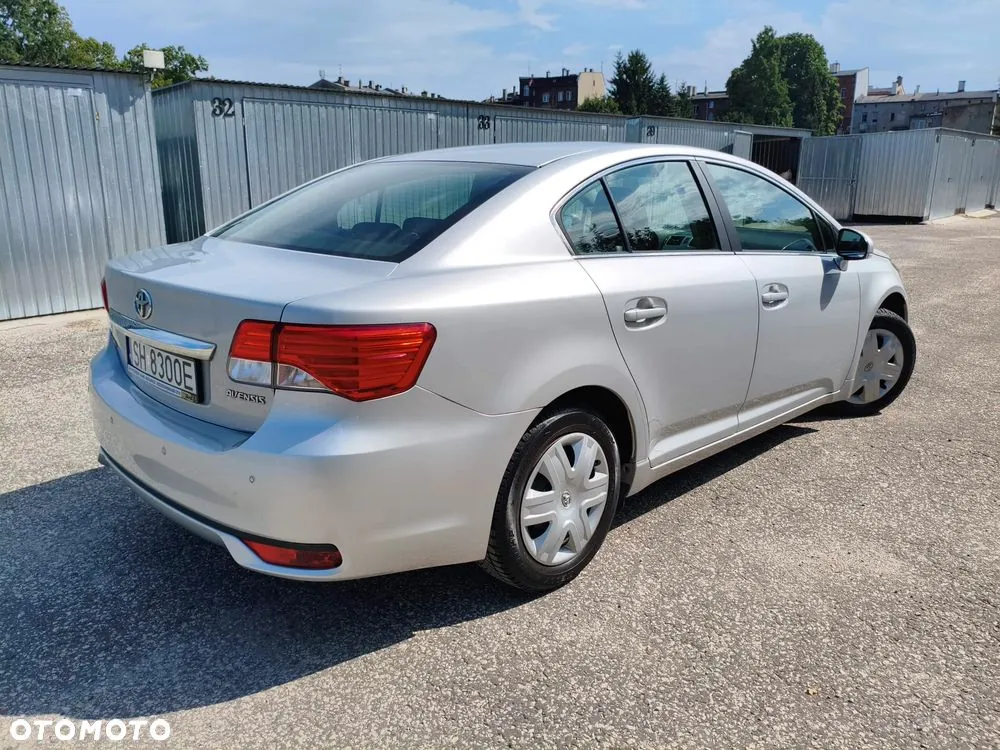 Toyota Avensis 2014 photo 2