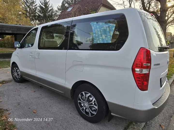 Hyundai H1 2018 photo 3