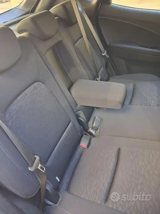 Hyundai Ix20 2018 photo 5