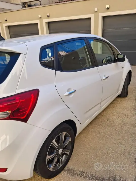 Hyundai Ix20 2018 photo 2
