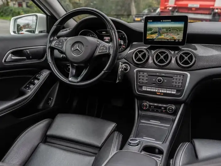 Mercedes-Benz Gla 2020 photo 2