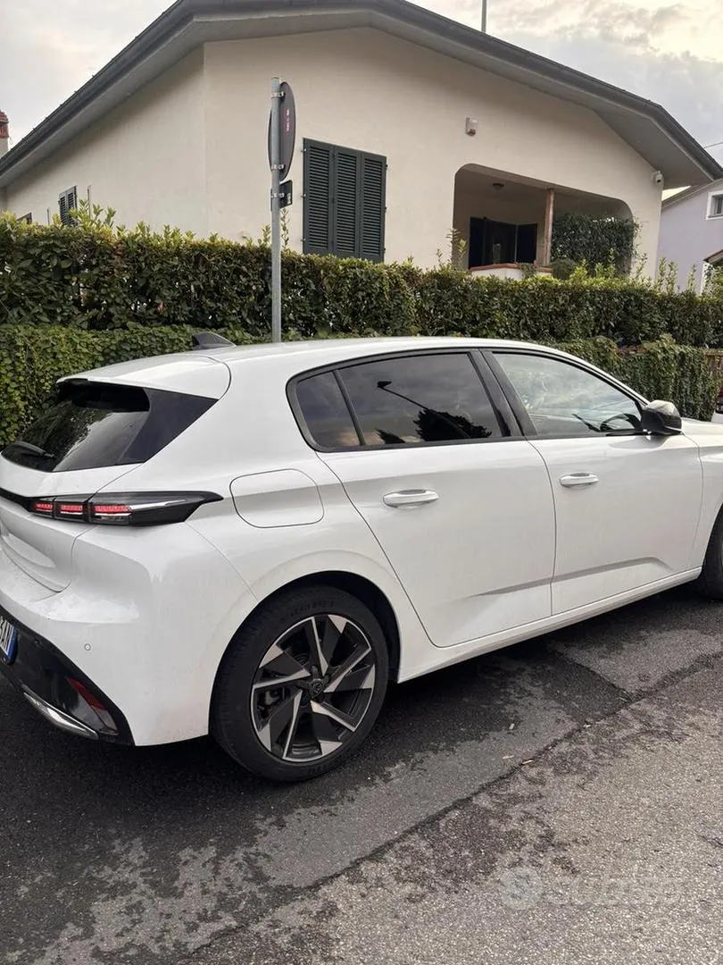 Peugeot 308 2022 photo 2