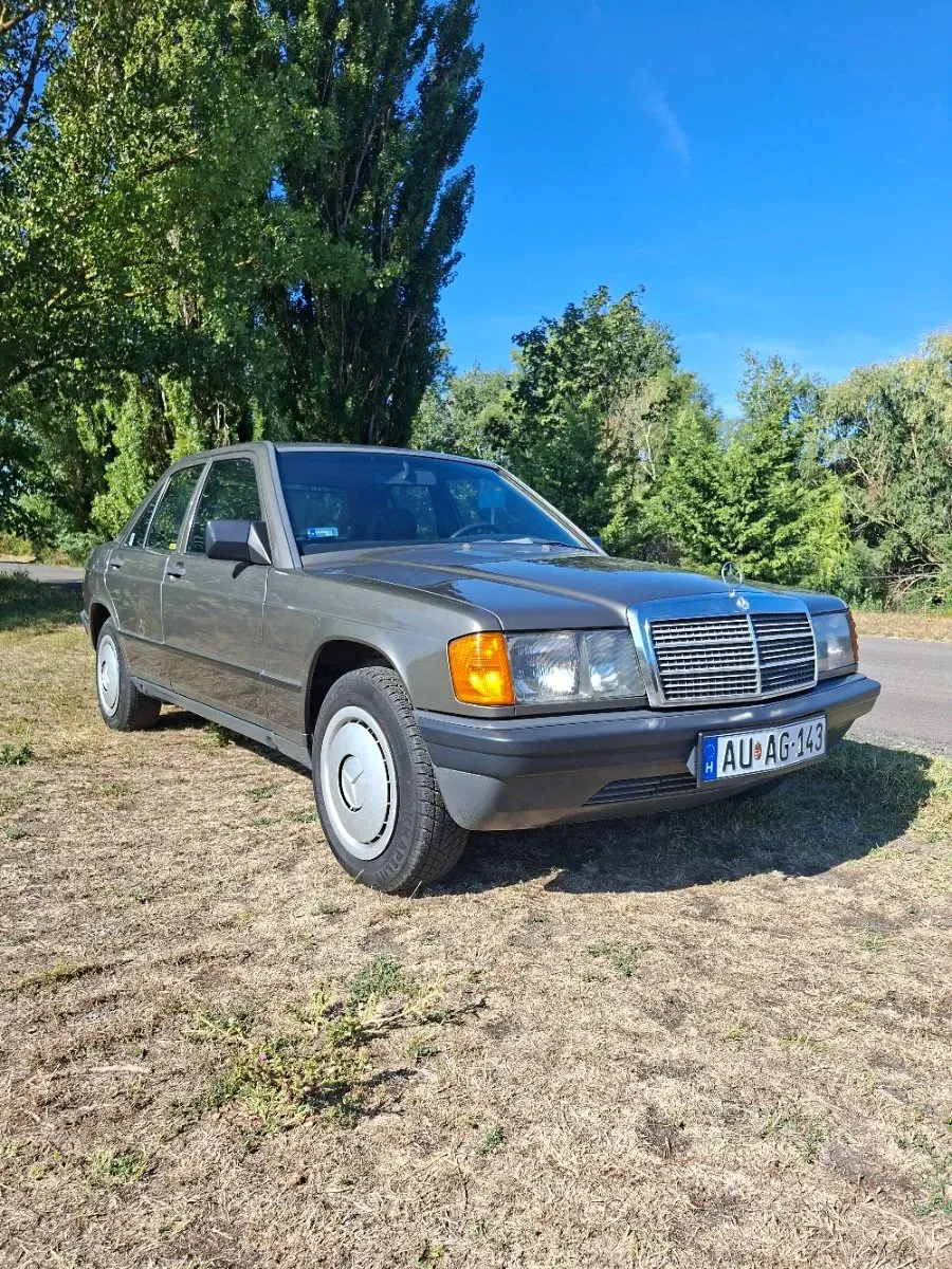 Mercedes-Benz 190