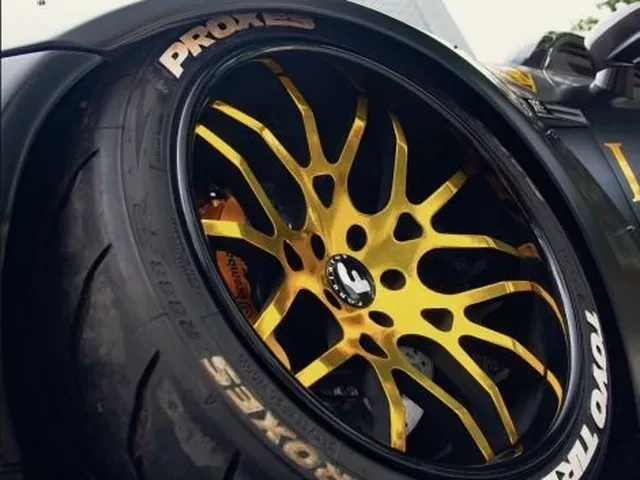Nissan Gt-R 2010 photo 4