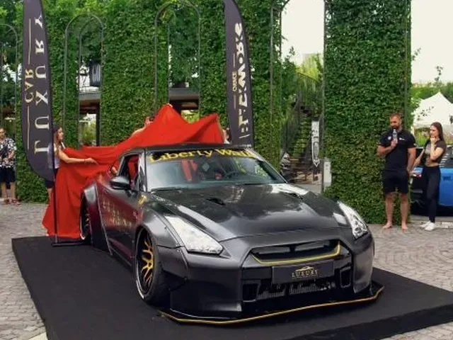 Nissan Gt-R 2010 photo 3
