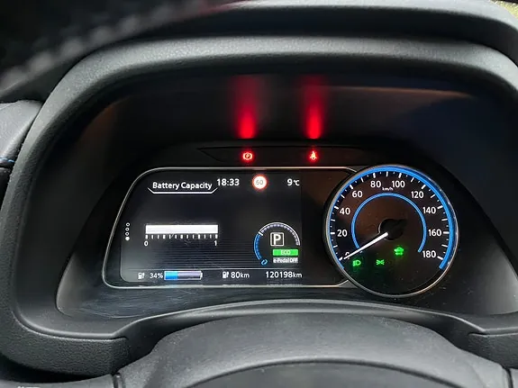 Nissan Leaf 2018 photo 2