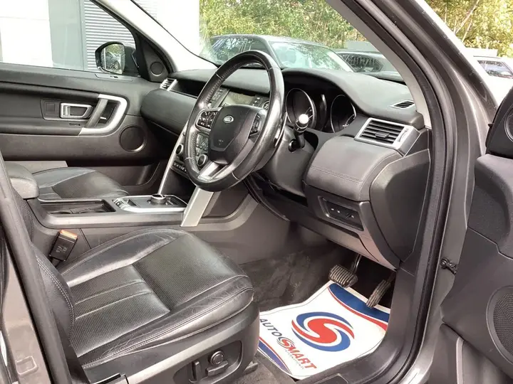 Land Rover Discovery Sport 2017 photo 3