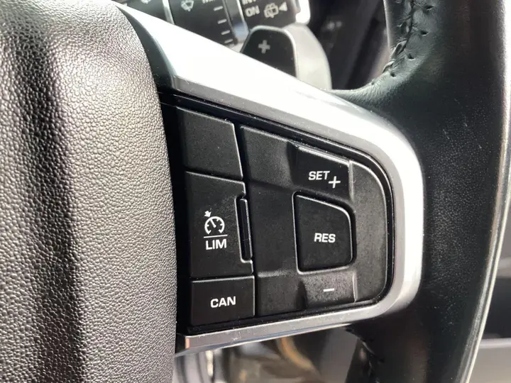 Land Rover Discovery Sport 2017 photo 4