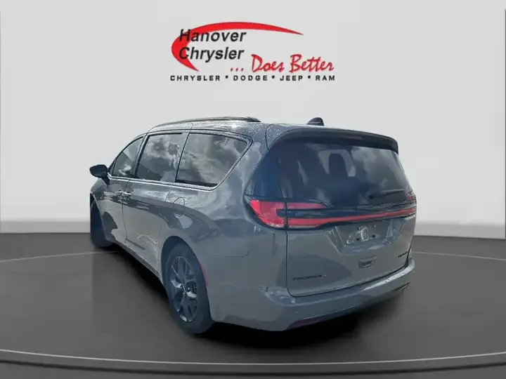 Chrysler Pacifica 2025 photo 3