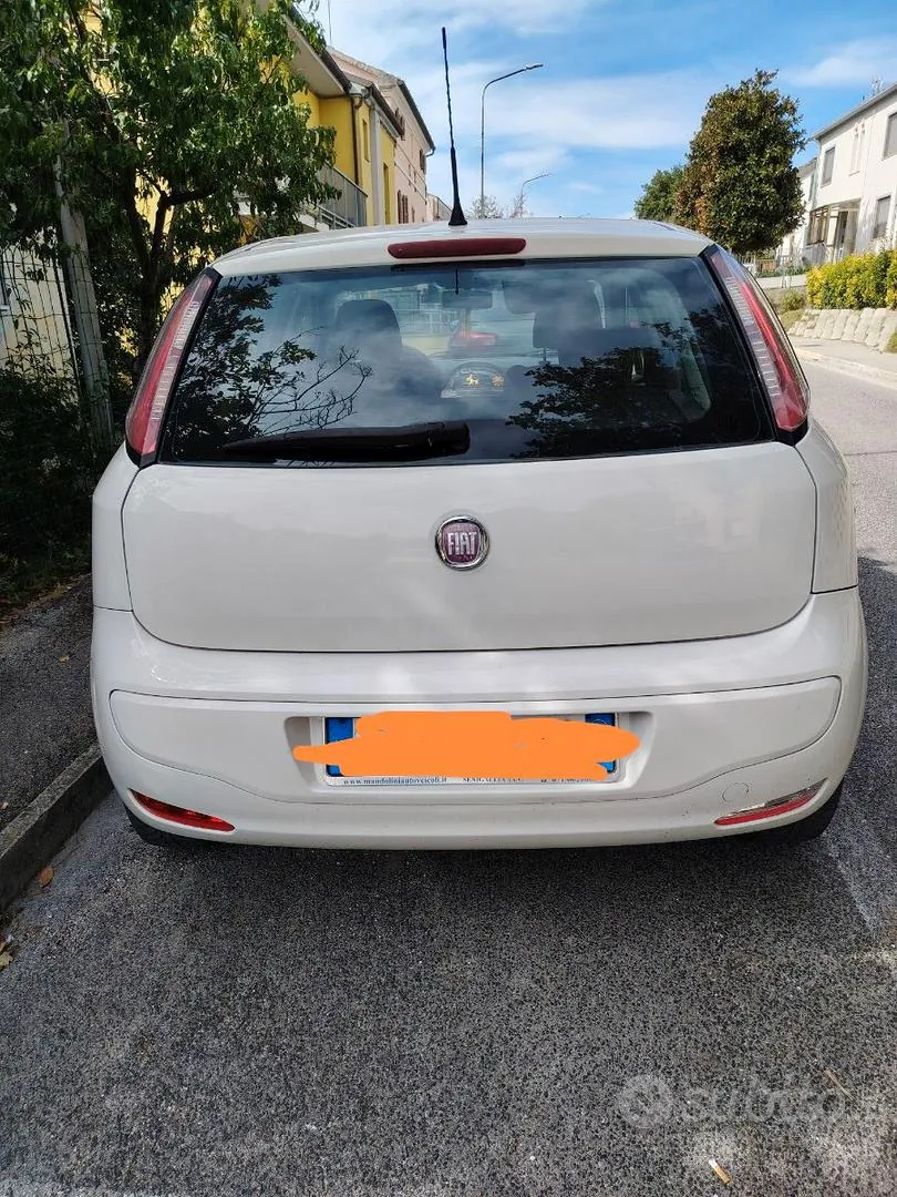 Fiat Punto Evo 2010 photo 2