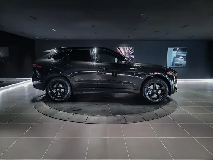 Jaguar F-Pace 2026 photo 4