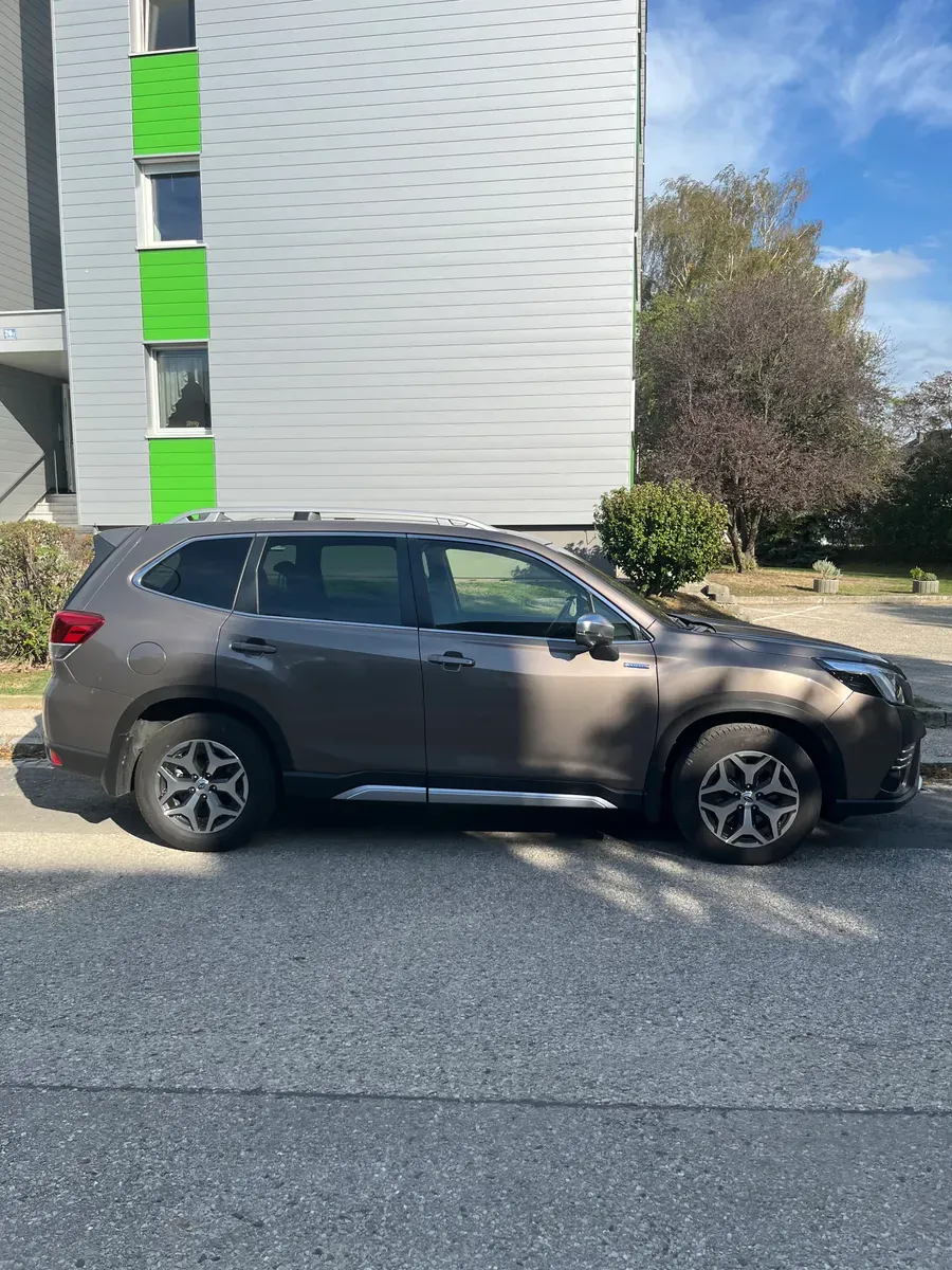 Subaru Forester 2025 photo 2