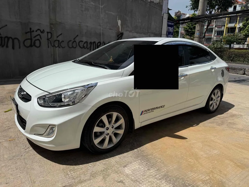 Hyundai Accent 2013 photo 3