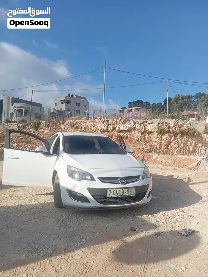 Opel Astra 2012 photo 3