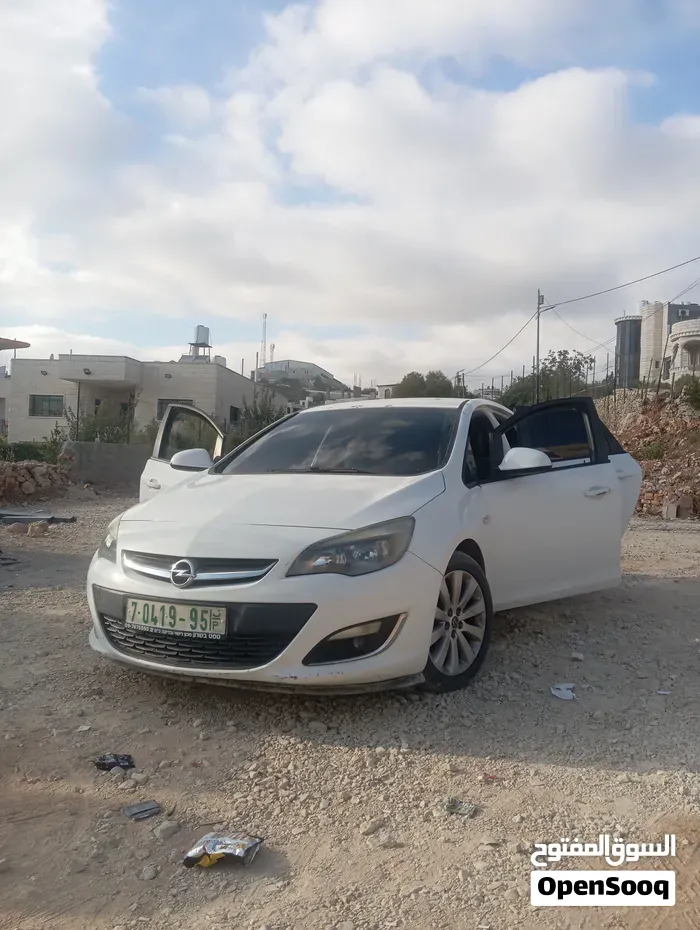 Opel Astra 2012 photo 4
