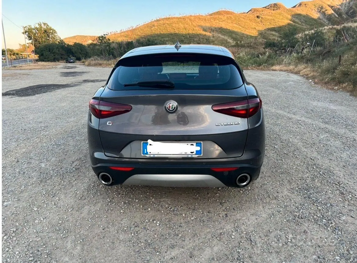 Alfa Romeo Stelvio 2017 photo 4