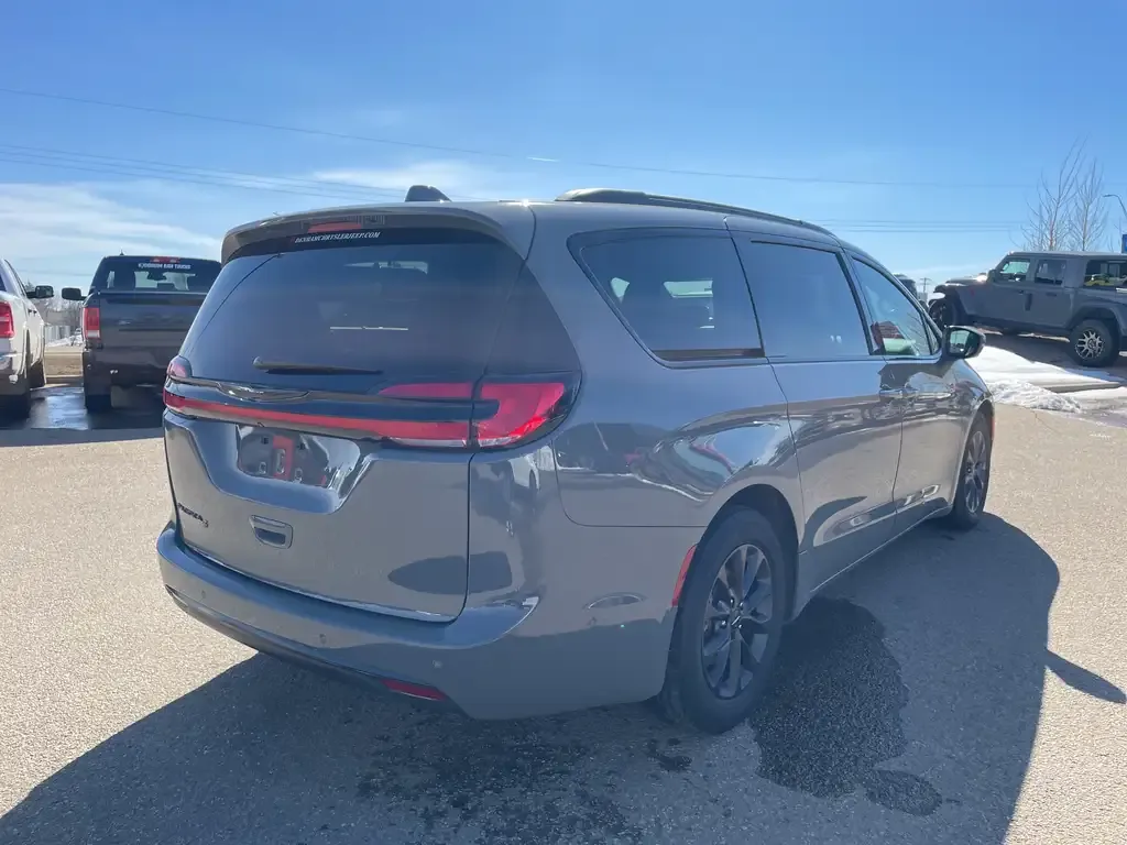Chrysler Pacifica 2022 photo 5