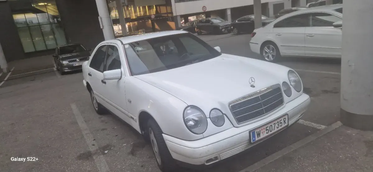 Mercedes-Benz E-Class 1998 photo 2