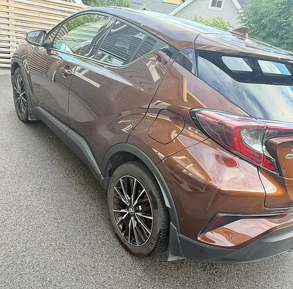 Toyota C-Hr 2018 photo 2