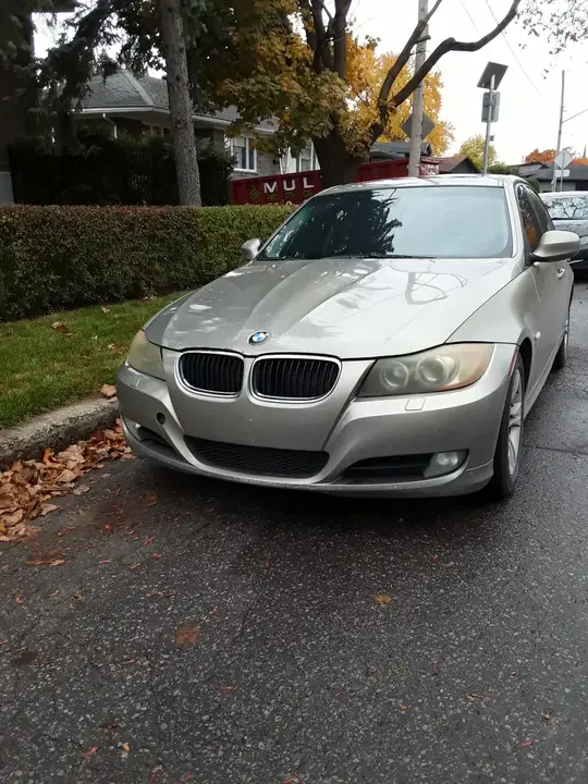 BMW 3 Series 2009 photo 2